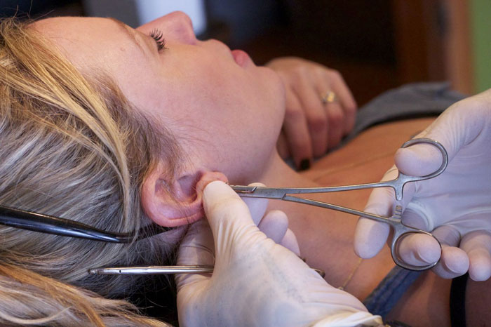 پیرسینگ ناف و گوش